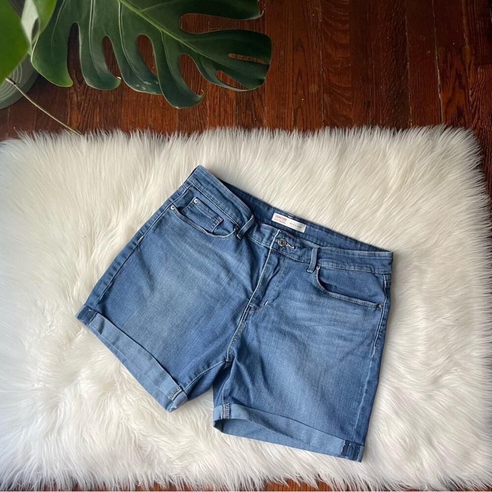 Cuffed Jean shorts Mid-Rise Shorts Medium Wash